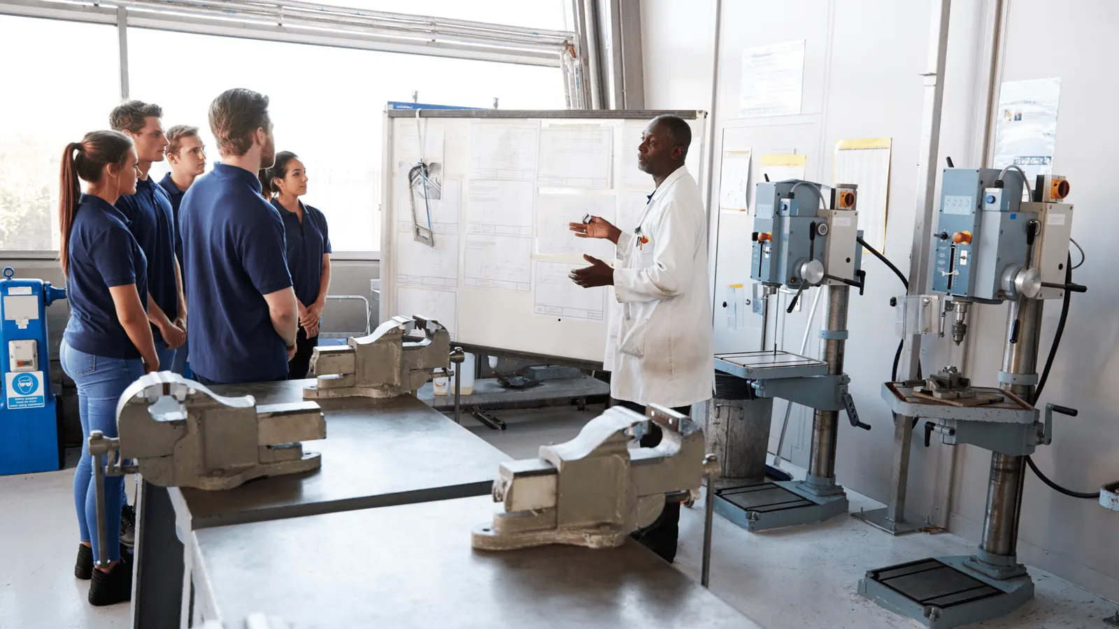 Mastering Apprenticeship Curriculum Design